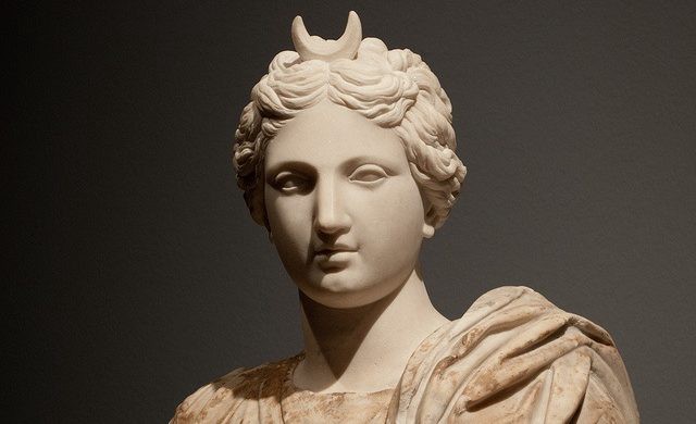 artemis goddess statue